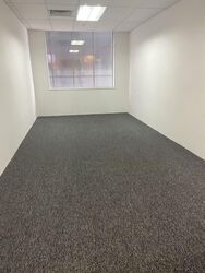 One Raffles Place (D1), Office #555575821